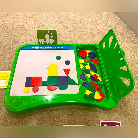 Magnetic Make a Shape board - Picture 2 of 2